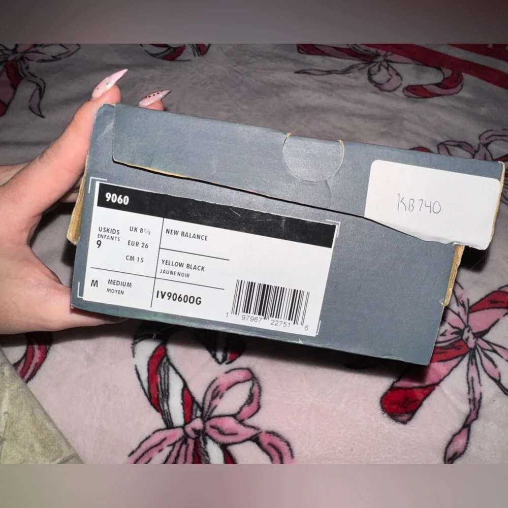 NEW IN BOX New Balance 9060 